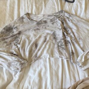 American Eagle Outfitters Gray Tie-Dye Crop Sweatshirt